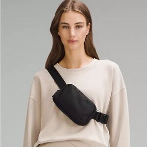 Lululemon Everywhere Belt Bag